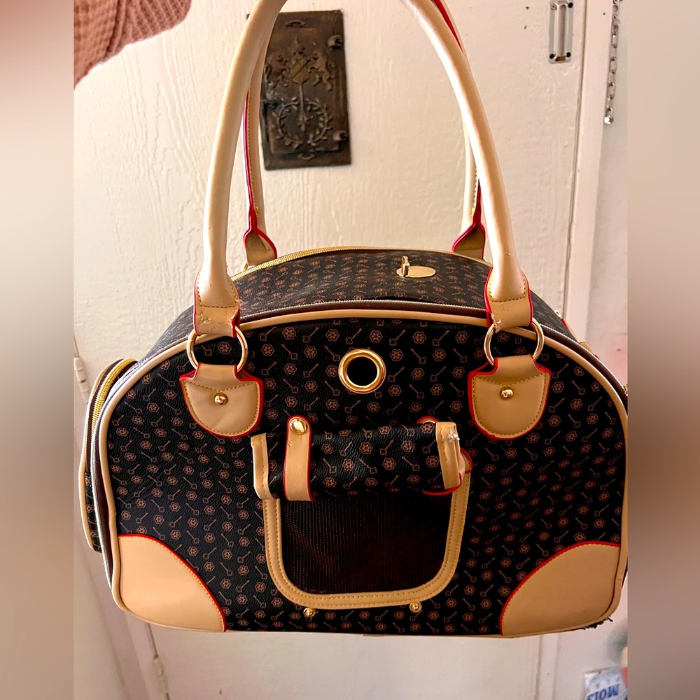 Dog carrier bag